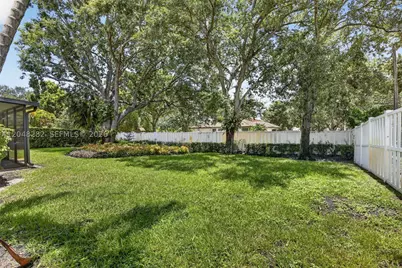 12104 Landing, Cooper City, FL 33026 - Photo 18