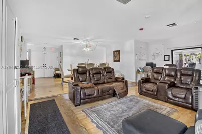 12104 Landing, Cooper City, FL 33026 - Photo 4