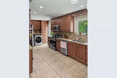 301 SW 65th, Pembroke Pines, FL 33023 - Photo 16