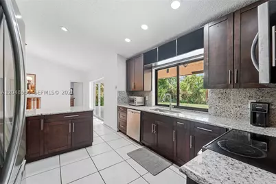 10623 NW 7th, Coral Springs, FL 33071 - Photo 12