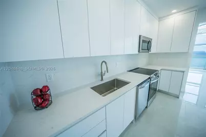 5055 Collins #14H, Miami Beach, FL 33140 - Photo 16