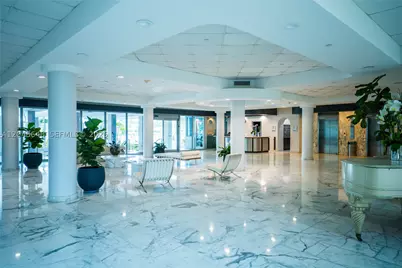 5055 Collins #14H, Miami Beach, FL 33140 - Photo 2