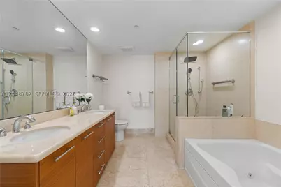 50 Biscayne #5210, Miami, FL 33132 - Photo 14