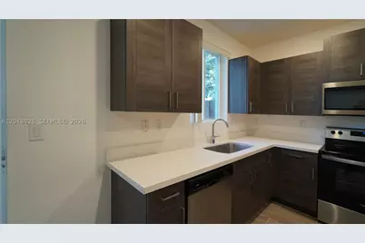 2411 SE 10th #2411, Homestead, FL 33035 - Photo 8