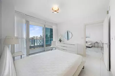 200 Biscayne Boulevard #4314, Miami, FL 33131 - Photo 10
