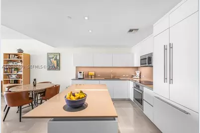 68 SE 6th #1710, Miami, FL 33131 - Photo 6