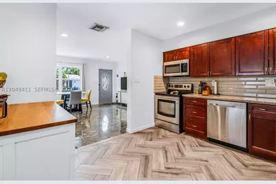 7211 NW 76th, Tamarac, FL 33321 - Photo 4