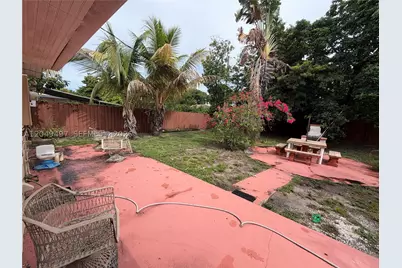 1061 E 20th, Hialeah, FL 33013 - Photo 16