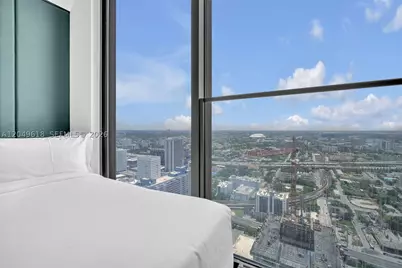 20 NE 11th #4607A, Miami, FL 33132 - Photo 12