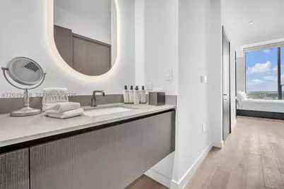 20 NE 11th #4607A, Miami, FL 33132 - Photo 14
