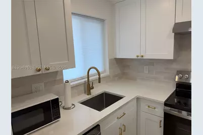 8135 Sunrise Lakes #210, Sunrise, FL 33322 - Photo 6