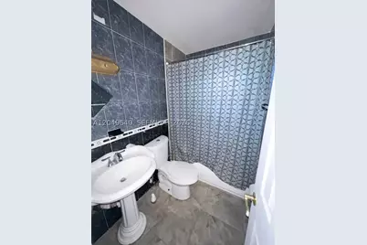 2201 Scott #B, Hollywood, FL 33020 - Photo 8