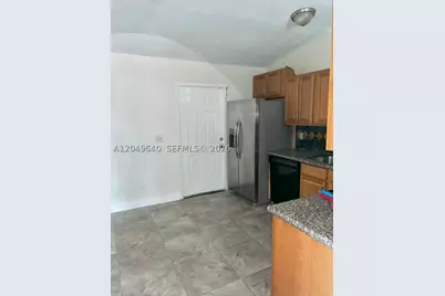 2201 Scott #B, Hollywood, FL 33020 - Photo 6