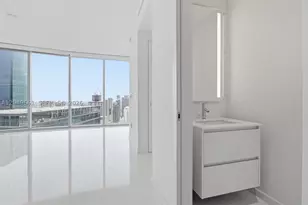 300 Biscayne Blvd, Miami, FL 33131 - Photo 18