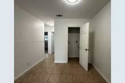 2640 NE 8th #17, Wilton Manors, FL 33334 - Photo 10