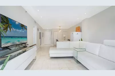 4301 Collins #403, Miami Beach, FL 33140 - Photo 2