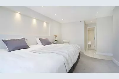 4301 Collins #403, Miami Beach, FL 33140 - Photo 4
