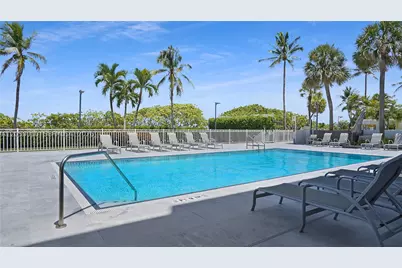 4301 Collins #403, Miami Beach, FL 33140 - Photo 12