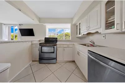 250 180th #352, Sunny Isles Beach, FL 33160 - Photo 8