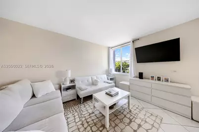 250 180th #352, Sunny Isles Beach, FL 33160 - Photo 4