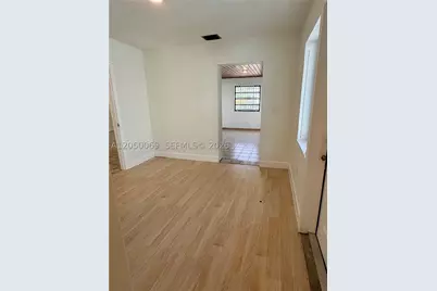 341 Aladdin, Opa Locka, FL 33054 - Photo 10