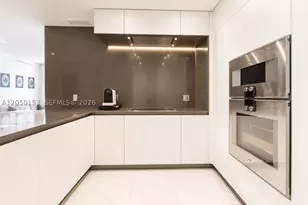 300 Biscayne Blvd, Miami, FL 33131 - Photo 12