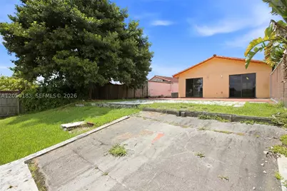 2555 W 65th, Hialeah, FL 33016 - Photo 24
