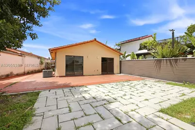 2555 W 65th, Hialeah, FL 33016 - Photo 26