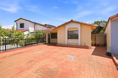 2555 W 65th, Hialeah, FL 33016 - Photo 2