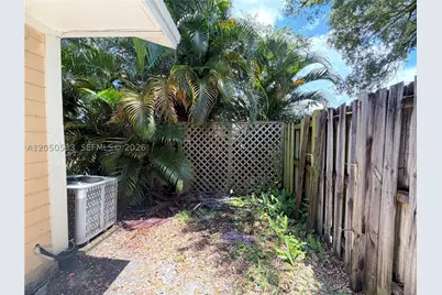 9850 W Heather, Miramar, FL 33025 - Photo 18
