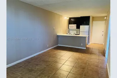 2401 Riverside #114-B, Coral Springs, FL 33065 - Photo 4