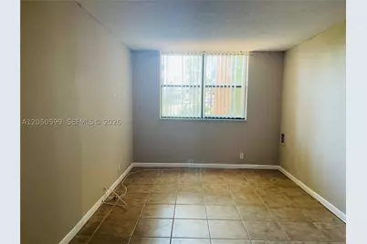2401 Riverside #114-B, Coral Springs, FL 33065 - Photo 8