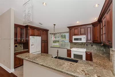 9852 NW 9th, Plantation, FL 33324 - Photo 10
