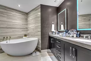 848 Brickell Key, Miami, FL 33131 - Photo 22