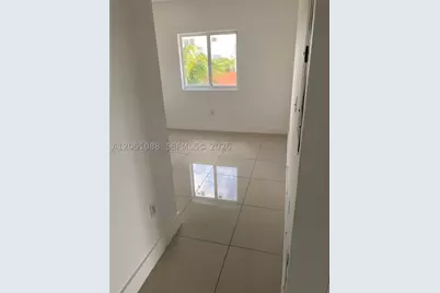 2300 NW 7th #304, Miami, FL 33125 - Photo 8