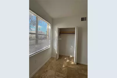953 SW 10th #3, Miami, FL 33130 - Photo 4