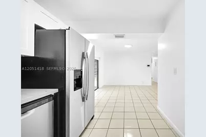 304 SW 77th, North Lauderdale, FL 33068 - Photo 14