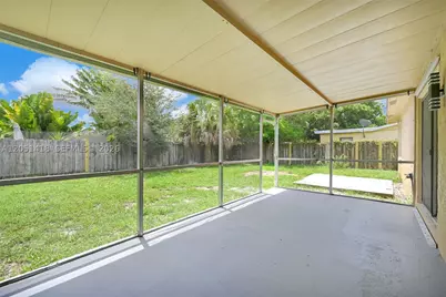 304 SW 77th, North Lauderdale, FL 33068 - Photo 36