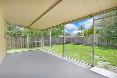 304 SW 77th, North Lauderdale, FL 33068 - Photo 34