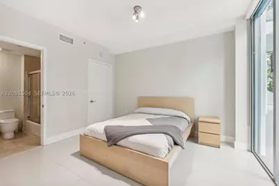 6000 Collins #306, Miami Beach, FL 33140 - Photo 12