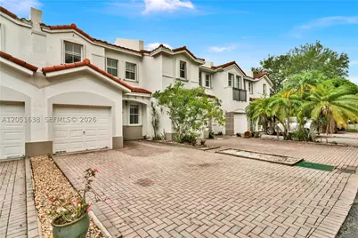 11416 NW 43rd, Doral, FL 33178 - Photo 2