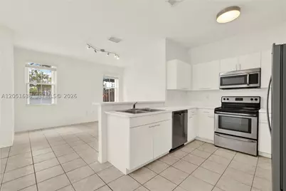 11416 NW 43rd, Doral, FL 33178 - Photo 12