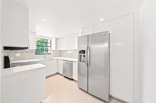 9674 Fontainebleau, Miami, FL 33172 - Photo 20
