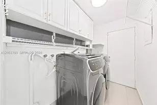 9674 Fontainebleau, Miami, FL 33172 - Photo 44