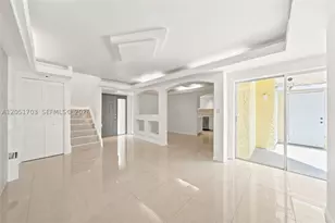 9674 Fontainebleau, Miami, FL 33172 - Photo 16