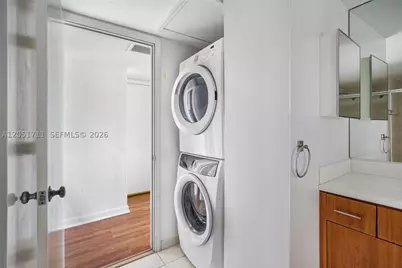 5600 Collins #7J, Miami Beach, FL 33140 - Photo 18