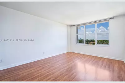 5600 Collins #7J, Miami Beach, FL 33140 - Photo 12