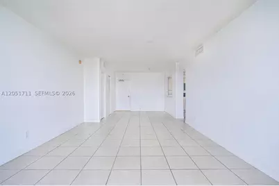 5600 Collins #7J, Miami Beach, FL 33140 - Photo 8