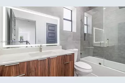 8900 NW 161st #N/A, Miami Lakes, FL 33018 - Photo 40