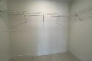 77 SE 5th, Miami, FL 33131 - Photo 12